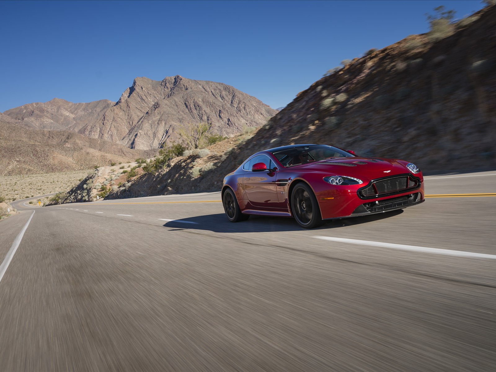 Aston Martin V12 Vantage S 2014